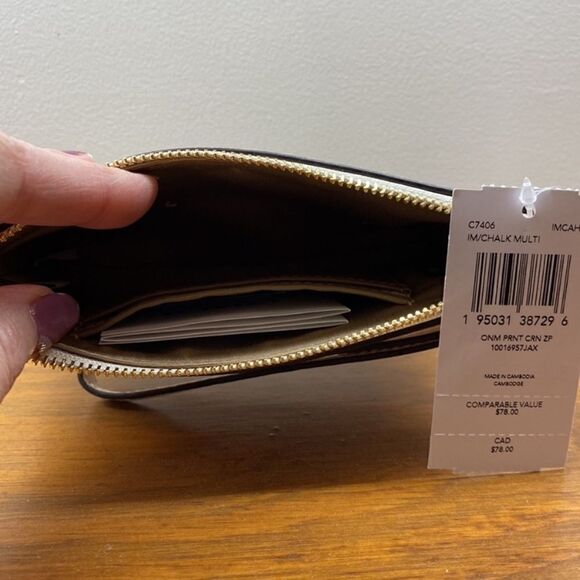 Coach Wristlet Xmas motive NWT - Picture 6 of 6